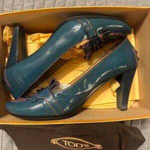 Tod's Women's teal Noah Heeled Moccasin with Fringe